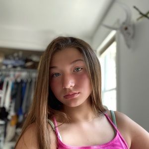 Meet your Posher, Nola